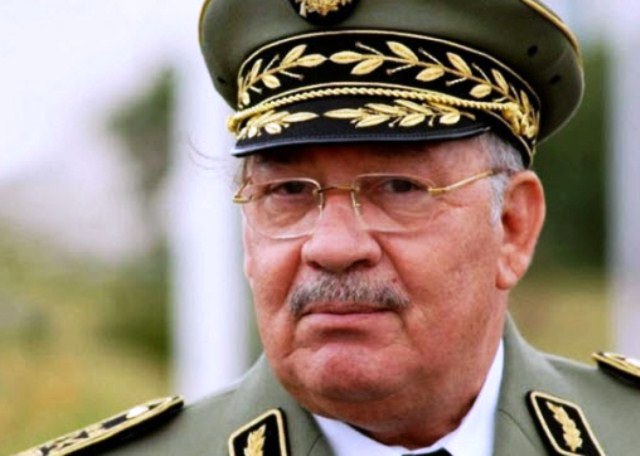 الفريق-أحمد-قايد-صالح-قائد-أركان-الجيش-الجزائري